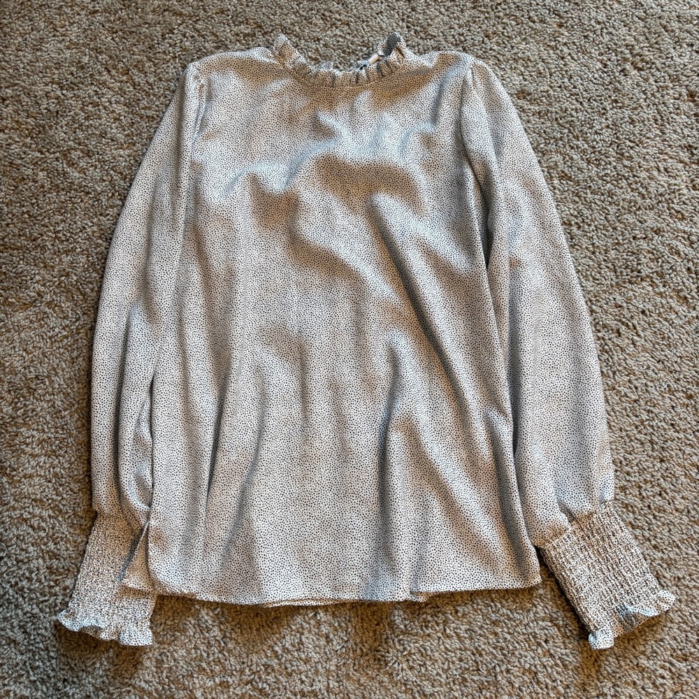 Maison d’Amelie Size M Mock Neck Long Sleeve Top